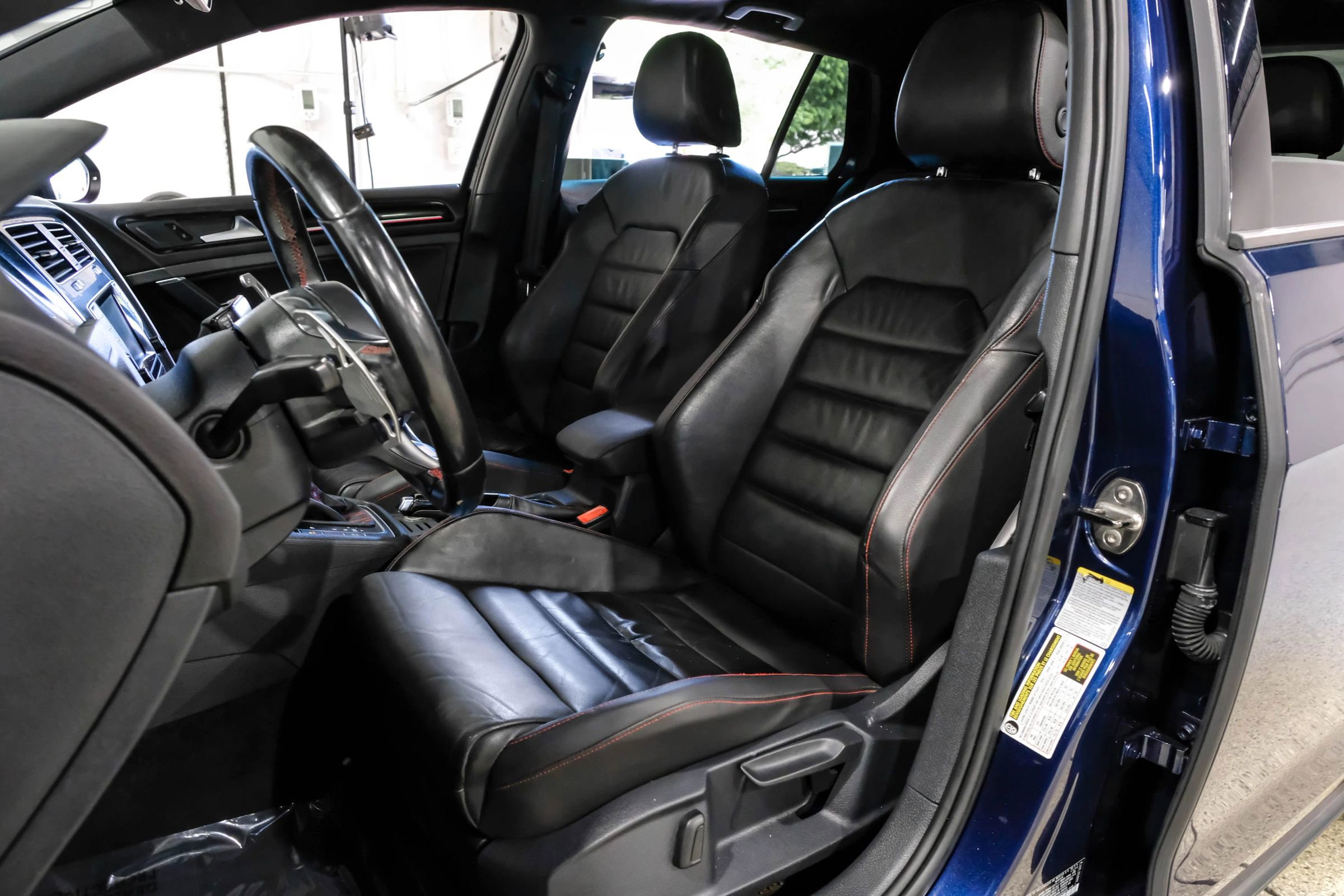 Used 2015 Volkswagen GTI SE FWD image 37