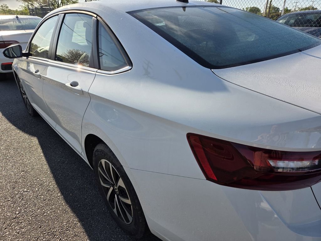 Used 2022 Volkswagen Jetta S image 6