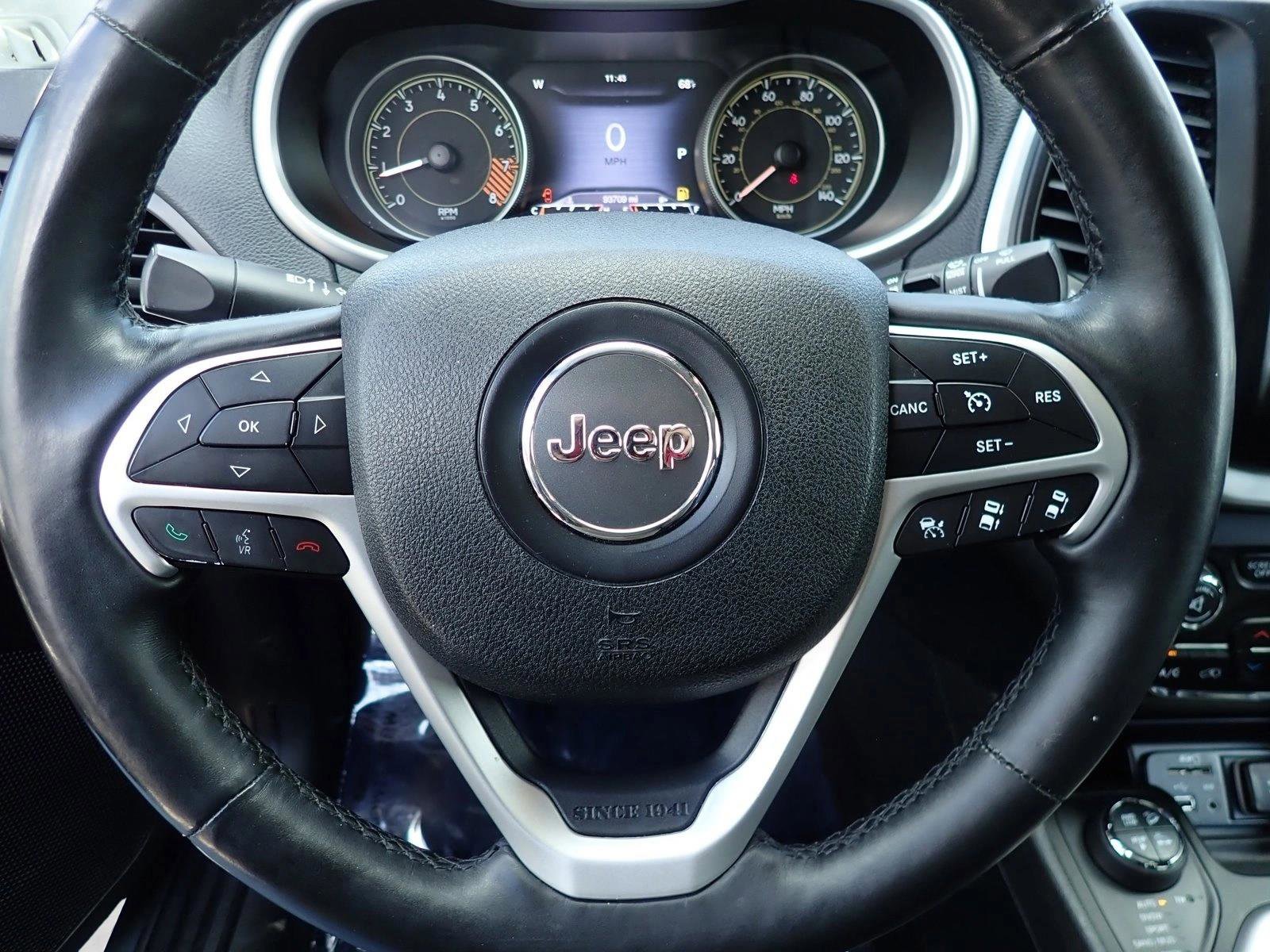 Used 2014 Jeep Cherokee Trailhawk w/ Technology Group AWD/4WD image 14
