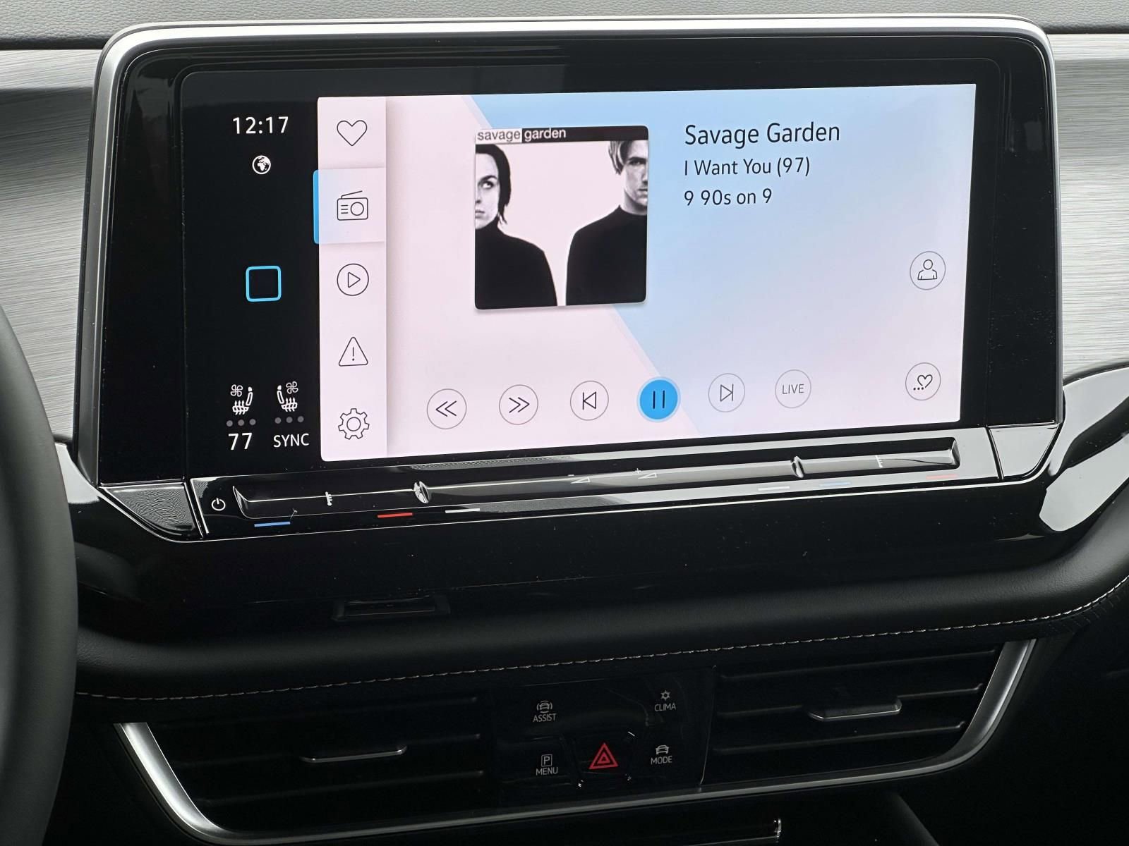 Certified 2025 Volkswagen Atlas Cross Sport SE w/ Black Wheel Package image 17