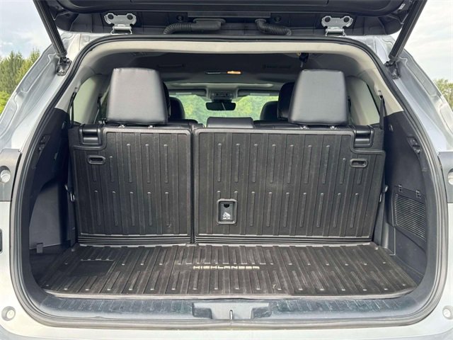 Used 2022 Toyota Highlander XLE image 10