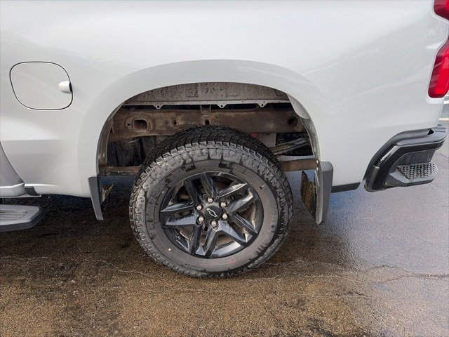 Used 2022 Chevrolet Silverado 1500 LT Trail Boss w/ LPO, Dark Essentials Package image 5