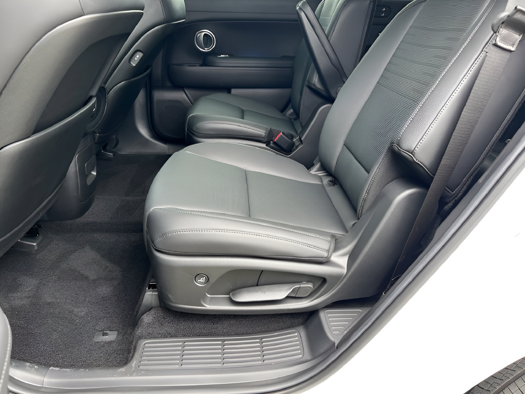 Used 2026 Hyundai Palisade Limited AWD/4WD image 16