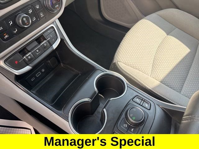 Used 2023 GMC Terrain SLE w/ Driver Convenience Package image 26