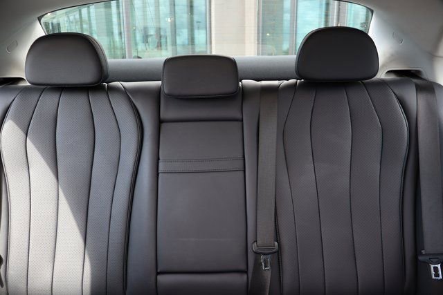 Used 2025 Mercedes-Benz E 350 4MATIC Sedan image 16