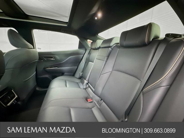 Used 2025 Toyota Crown Platinum w/ Carpet Mat Package (TMS) AWD/4WD image 25