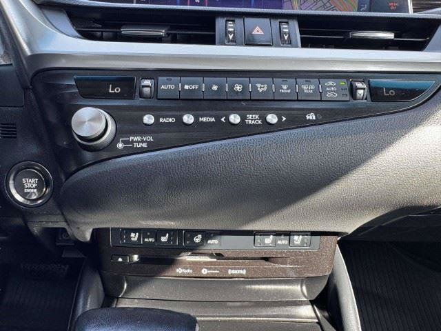 Used 2021 Lexus ES 250 w/ Premium Package AWD/4WD image 31