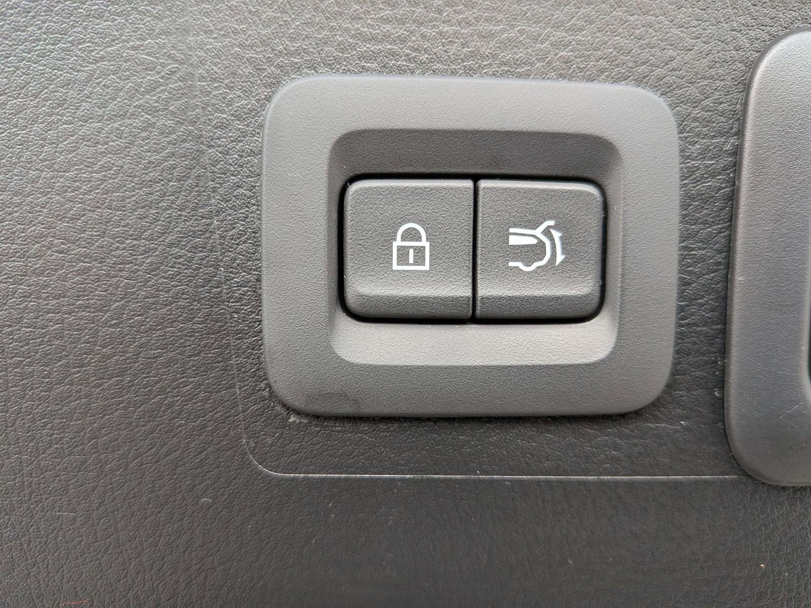 Used 2024 MAZDA CX-50 AWD 2.5 S w/ Cargo Package image 33