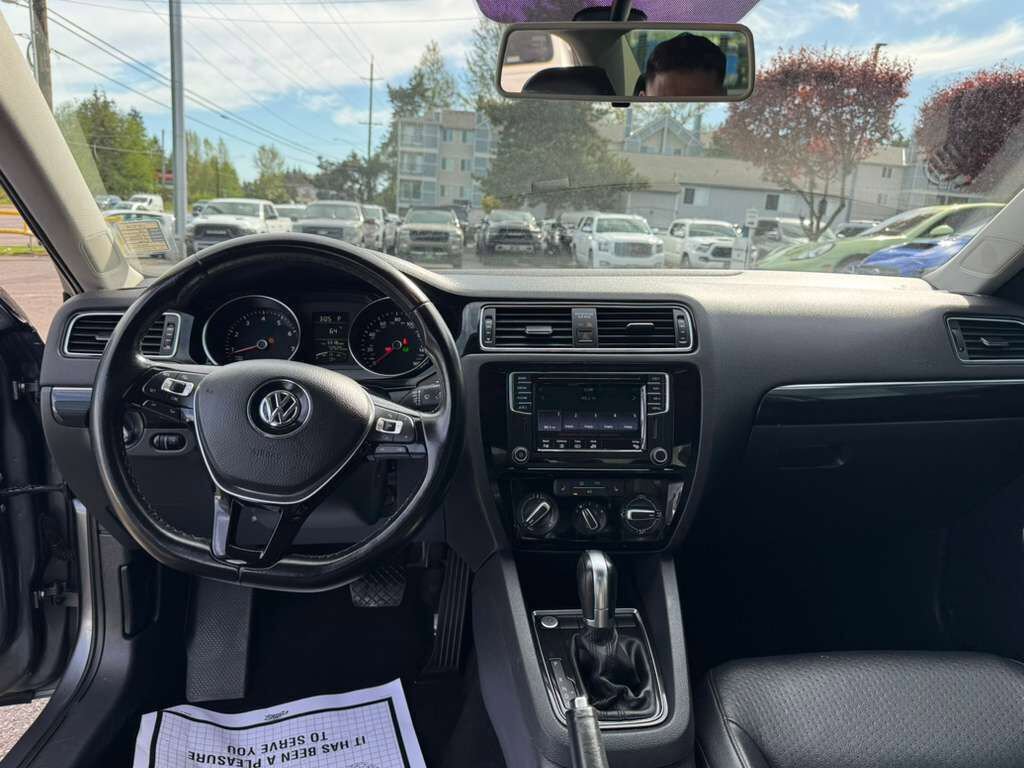 Used 2016 Volkswagen Jetta SEL FWD image 9