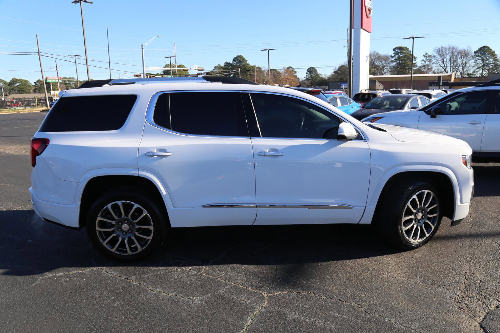 Used 2021 GMC Acadia Denali image 5