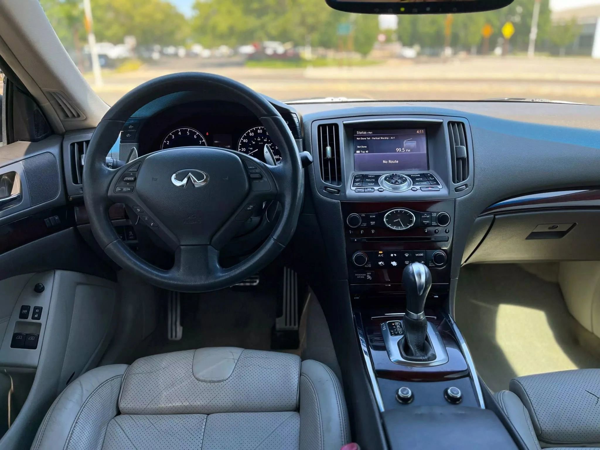 Used 2011 INFINITI G37 Journey w/ Premium Pkg image 11