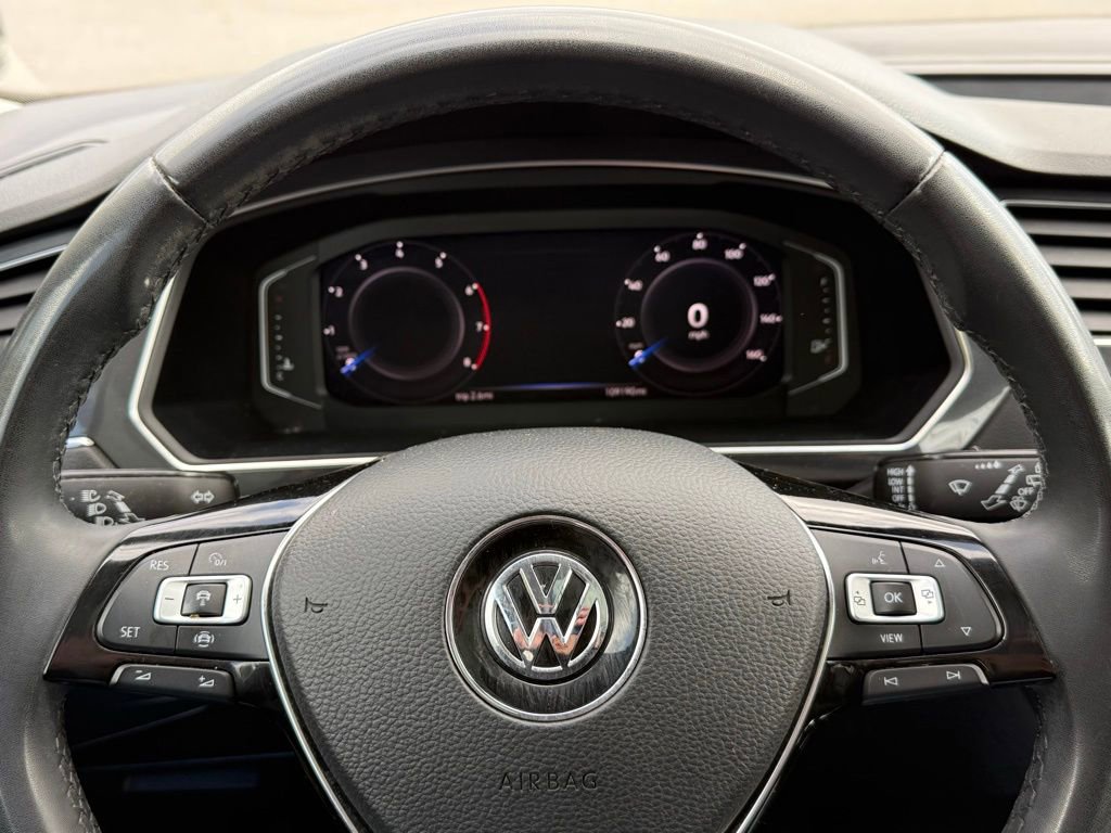 Used 2020 Volkswagen Tiguan SEL image 38