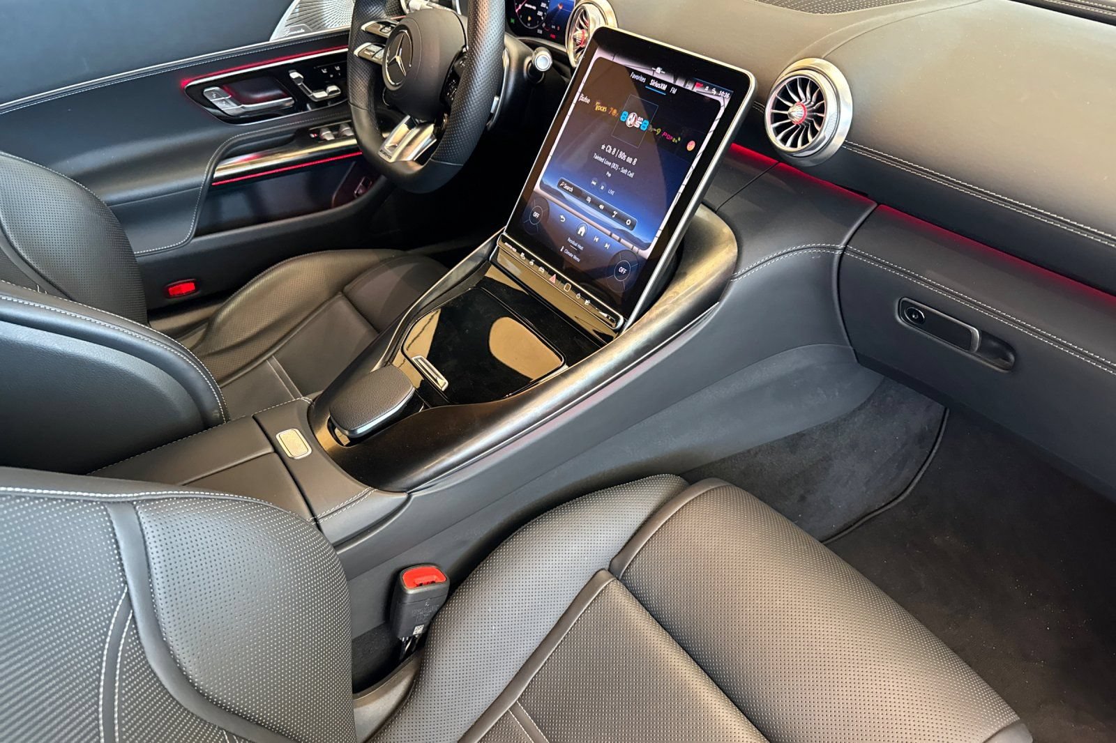 Used 2022 Mercedes-Benz SL 63 AMG 4MATIC image 18