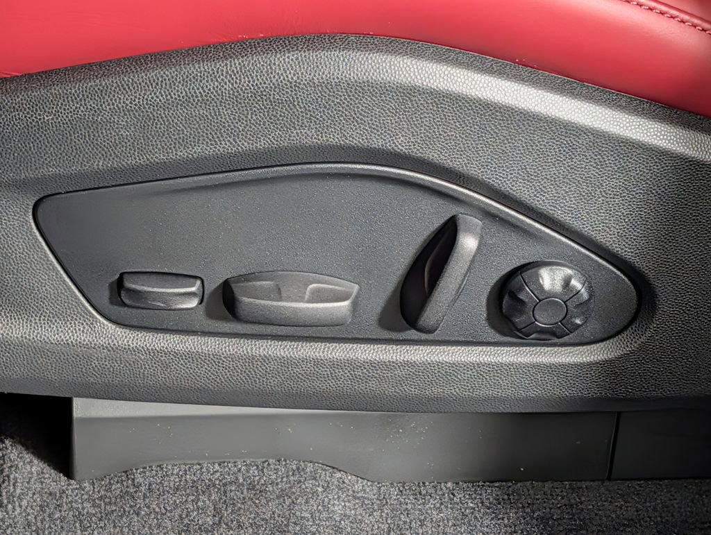 New 2026 Porsche Macan Electric image 30