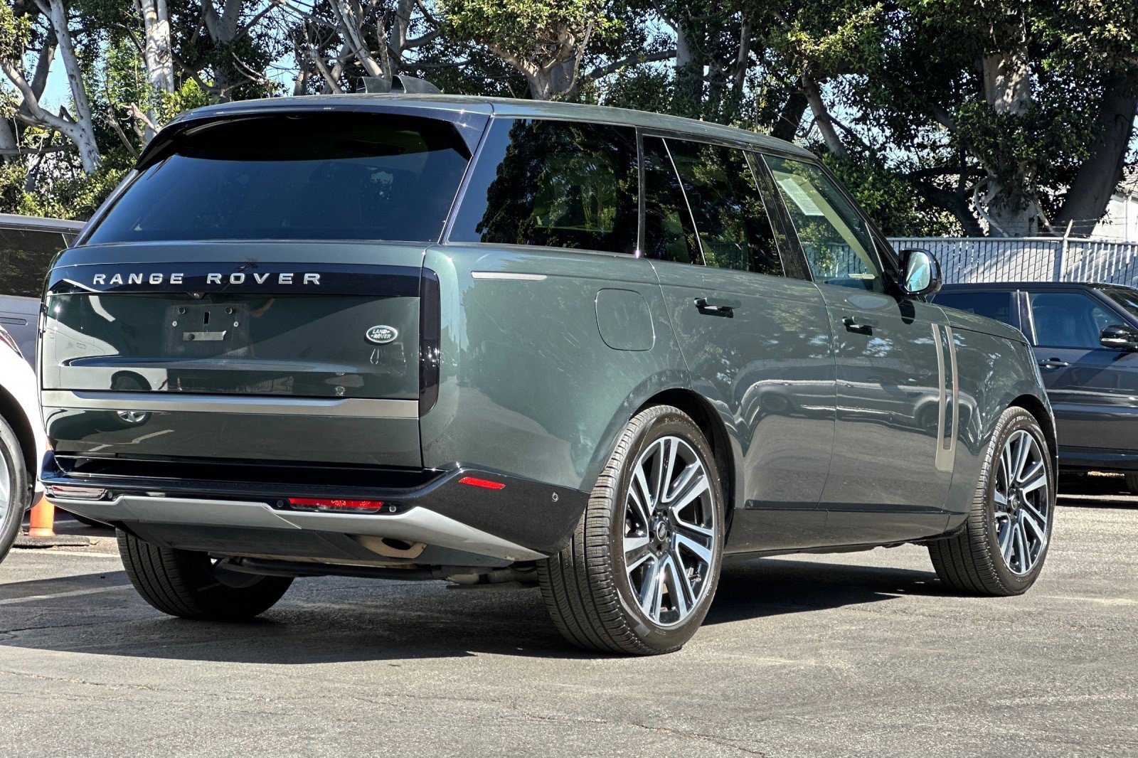 Used 2023 Land Rover Range Rover SE AWD/4WD image 9
