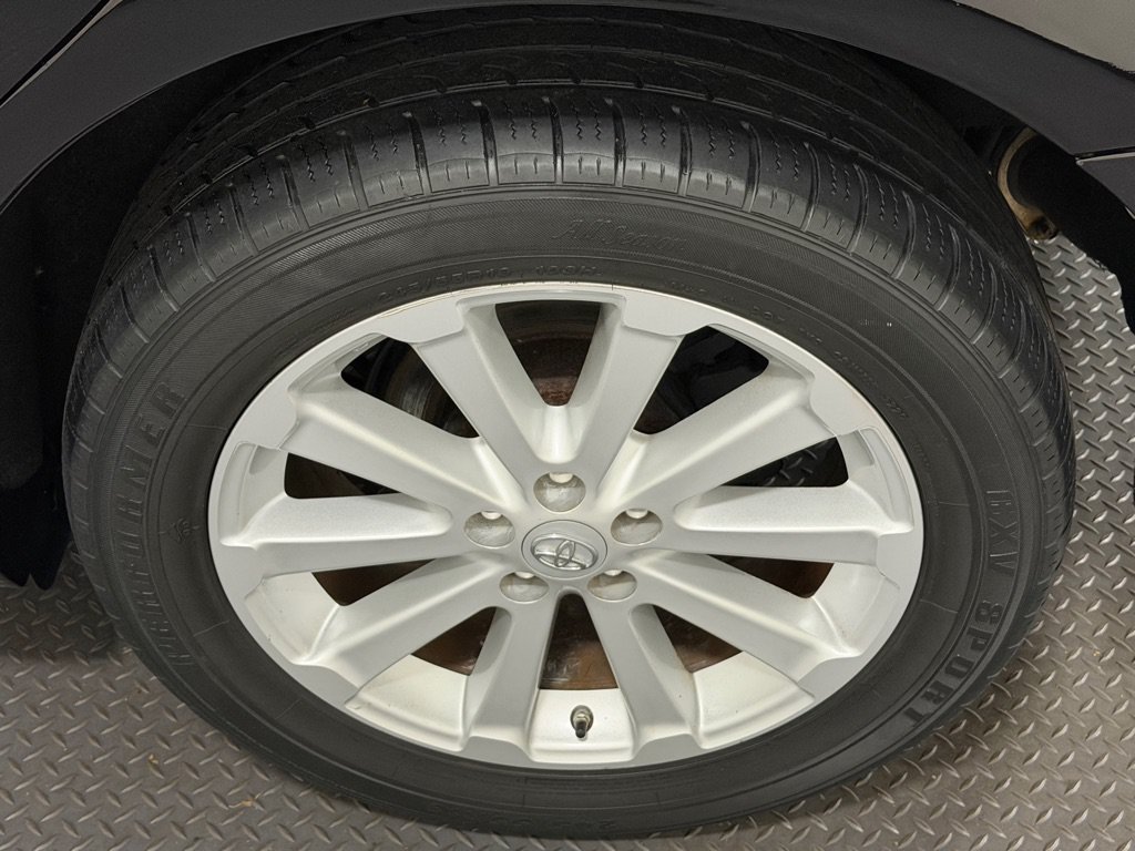 Used 2012 Toyota Venza LE FWD image 18