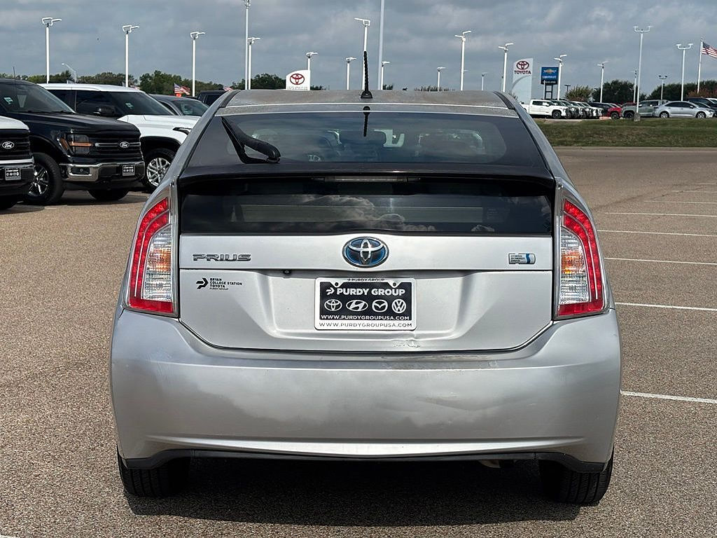 Used 2015 Toyota Prius Two FWD image 5
