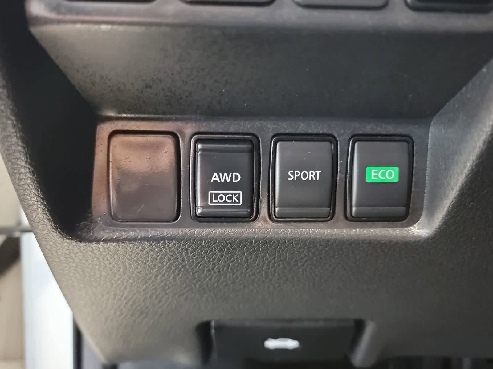 Used 2019 Nissan Rogue S AWD/4WD image 16