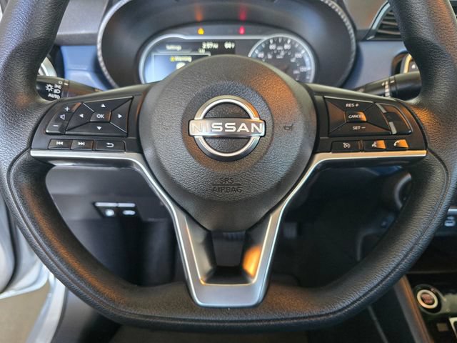 Used 2025 Nissan Versa SV FWD image 13