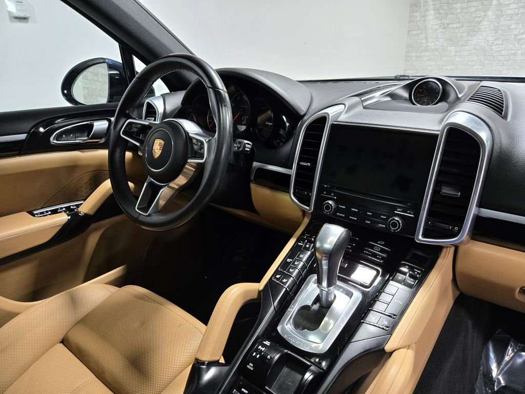 Used 2018 Porsche Cayenne image 57
