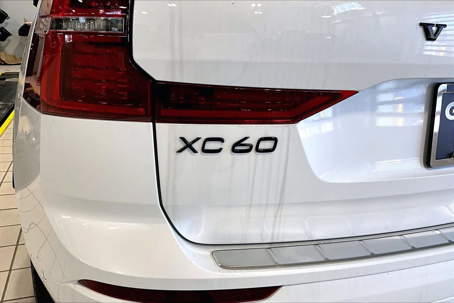 New 2026 Volvo XC60 B5 Ultra w/ Protection Package Premier AWD/4WD image 6