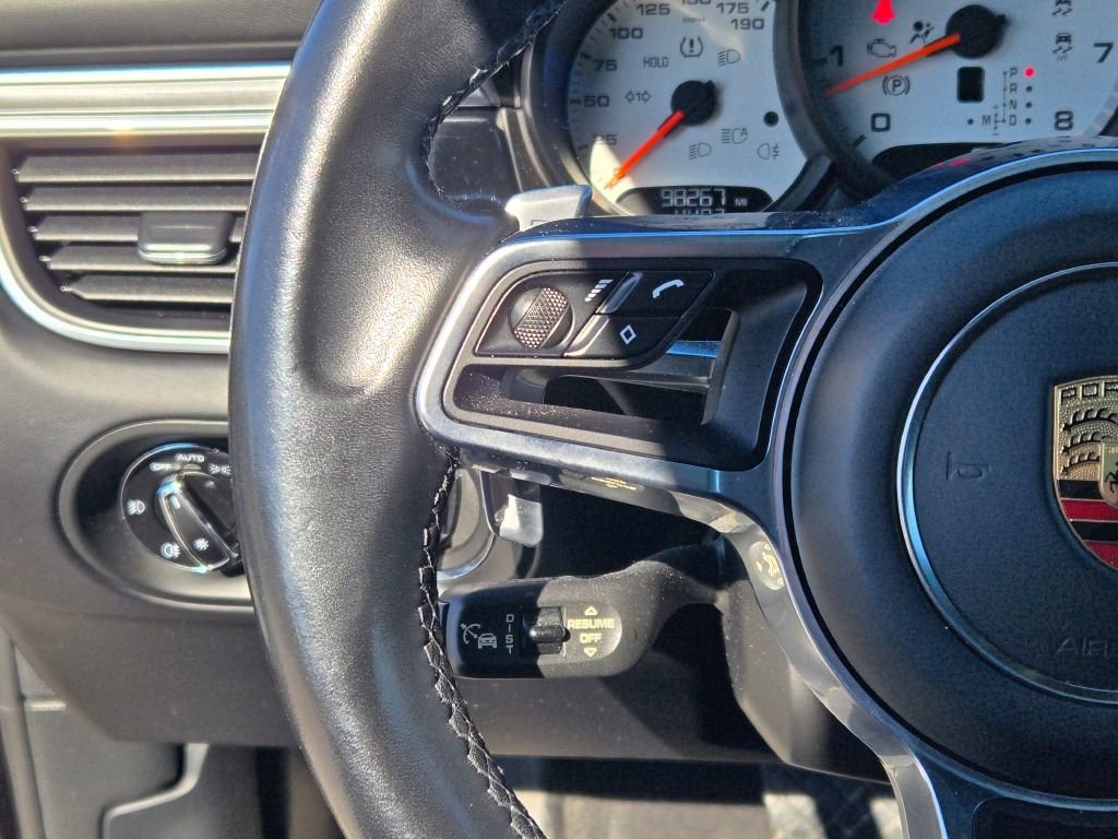 Used 2017 Porsche Macan Turbo image 29