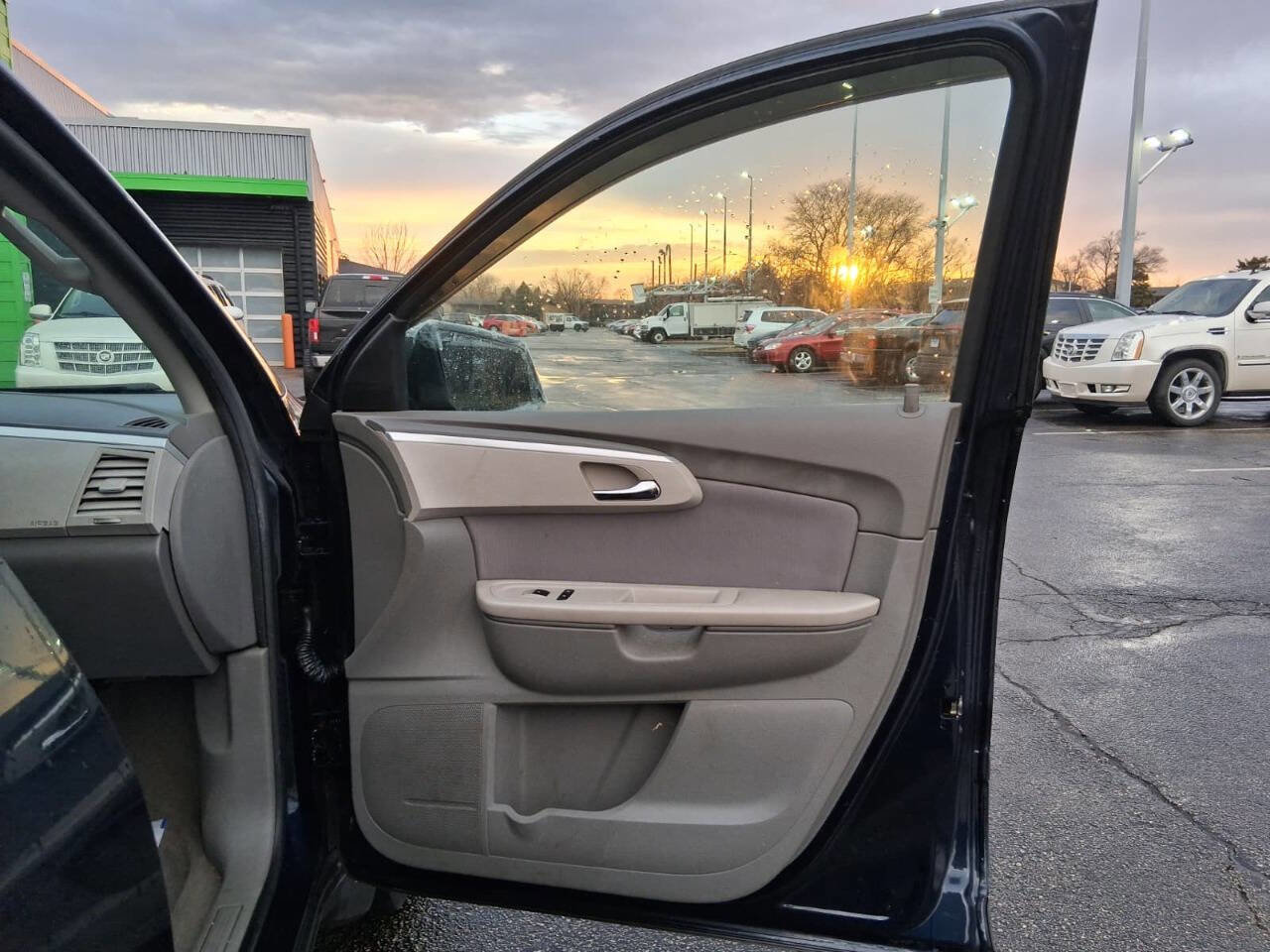 Used 2010 Chevrolet Traverse LS FWD image 12