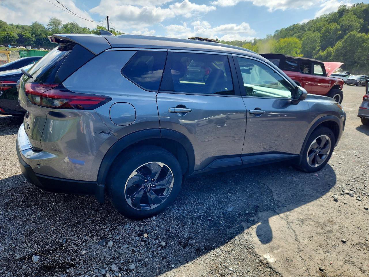 Used 2024 Nissan Rogue SV w/ SV Premium Package AWD/4WD image 4