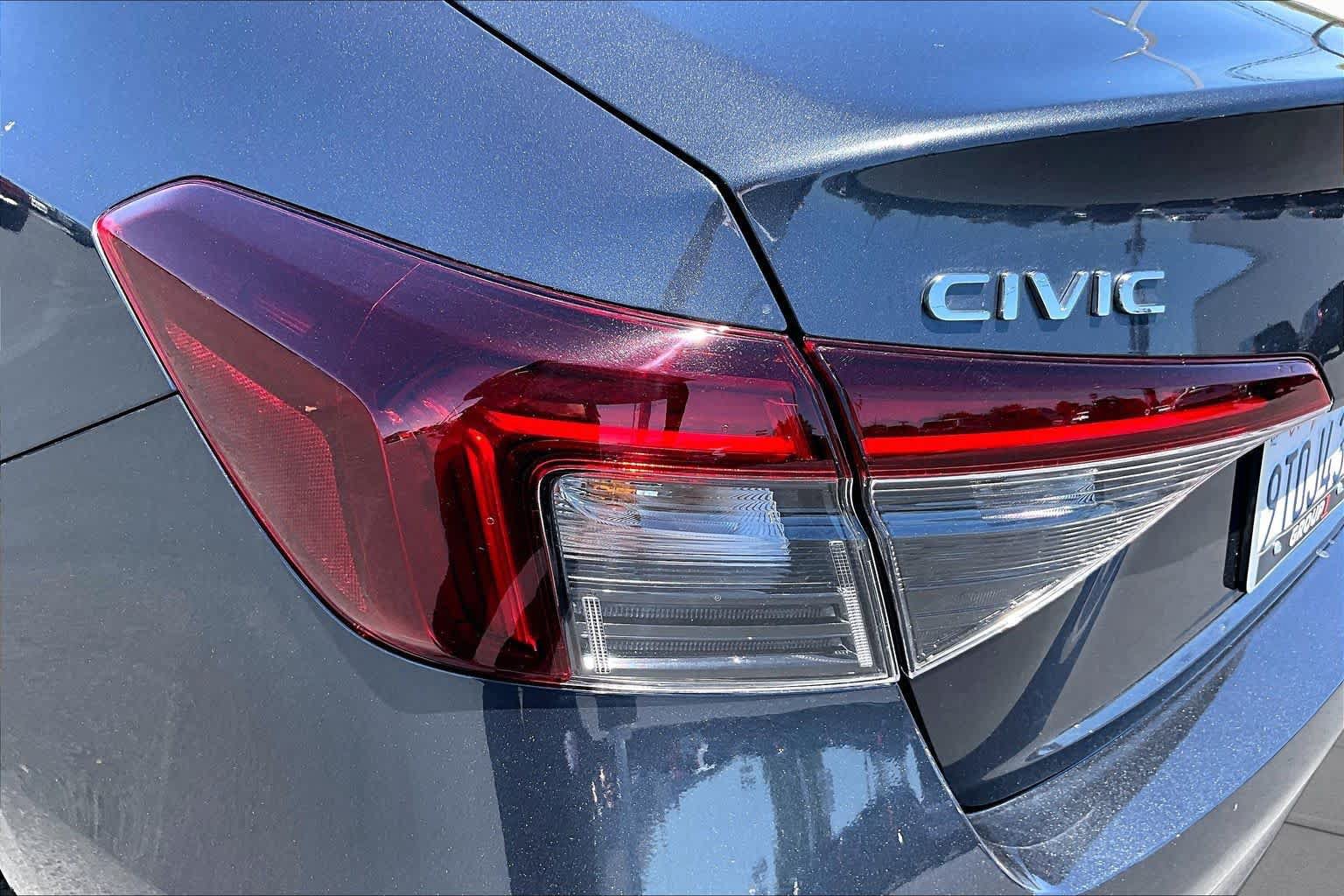 Used 2025 Honda Civic Sport image 28