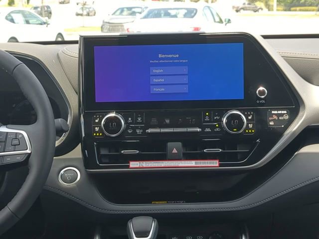New 2026 Toyota Highlander Platinum AWD/4WD image 18