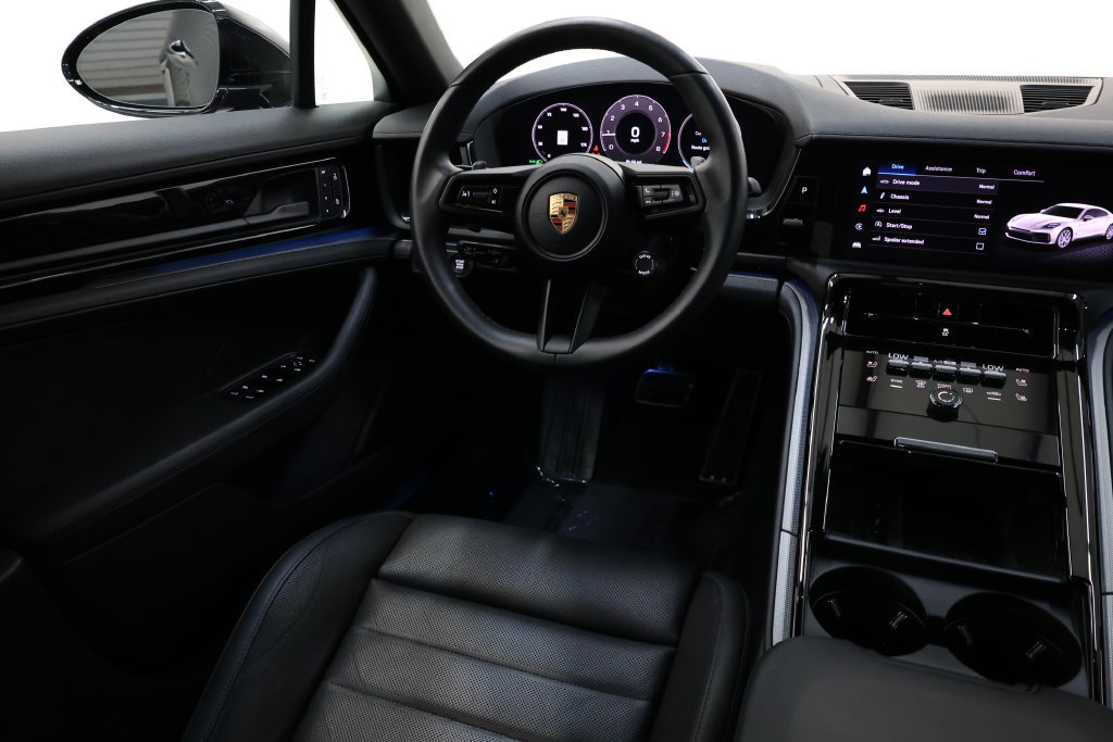 Used 2025 Porsche Panamera image 80