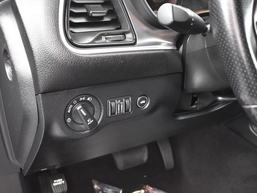 Used 2021 Dodge Challenger SXT w/ Blacktop Package image 8