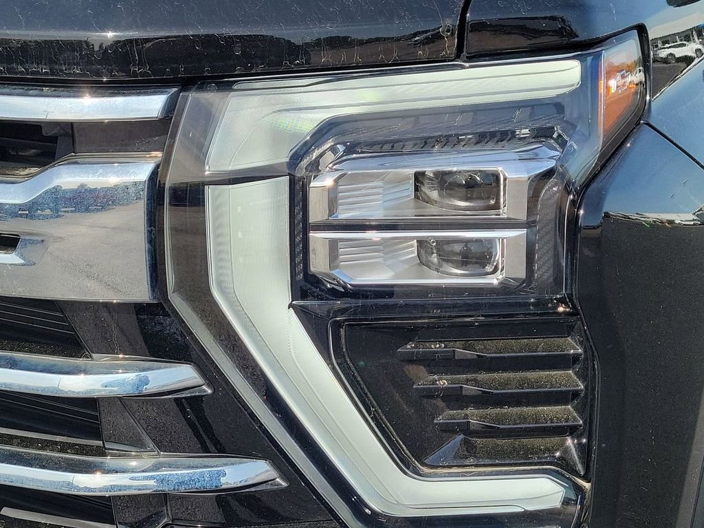 Used 2024 Chevrolet Silverado 2500 LTZ w/ LTZ Convenience Package image 21