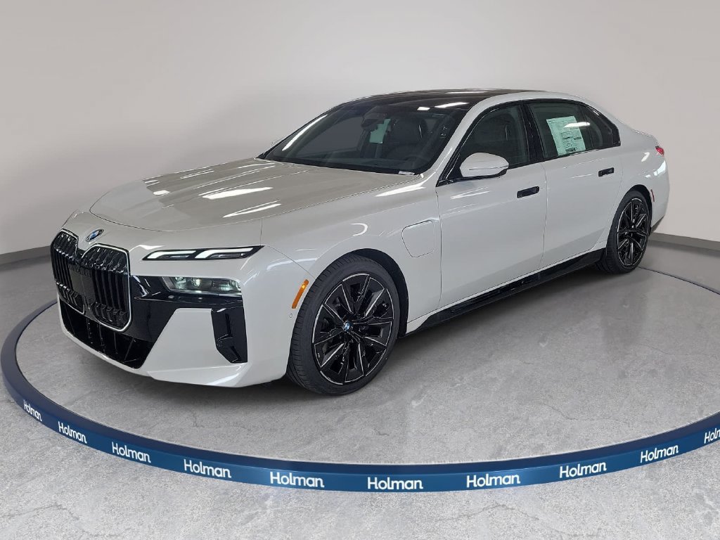 New 2026 BMW 750e xDrive