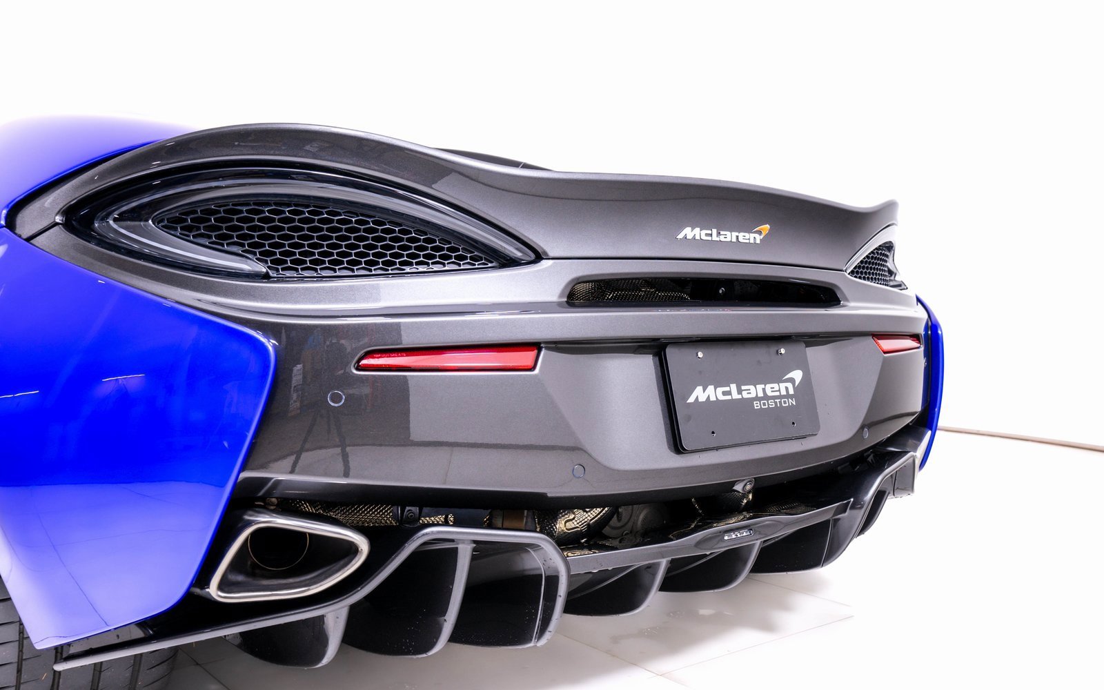 Used 2018 McLaren 570S Spider image 13