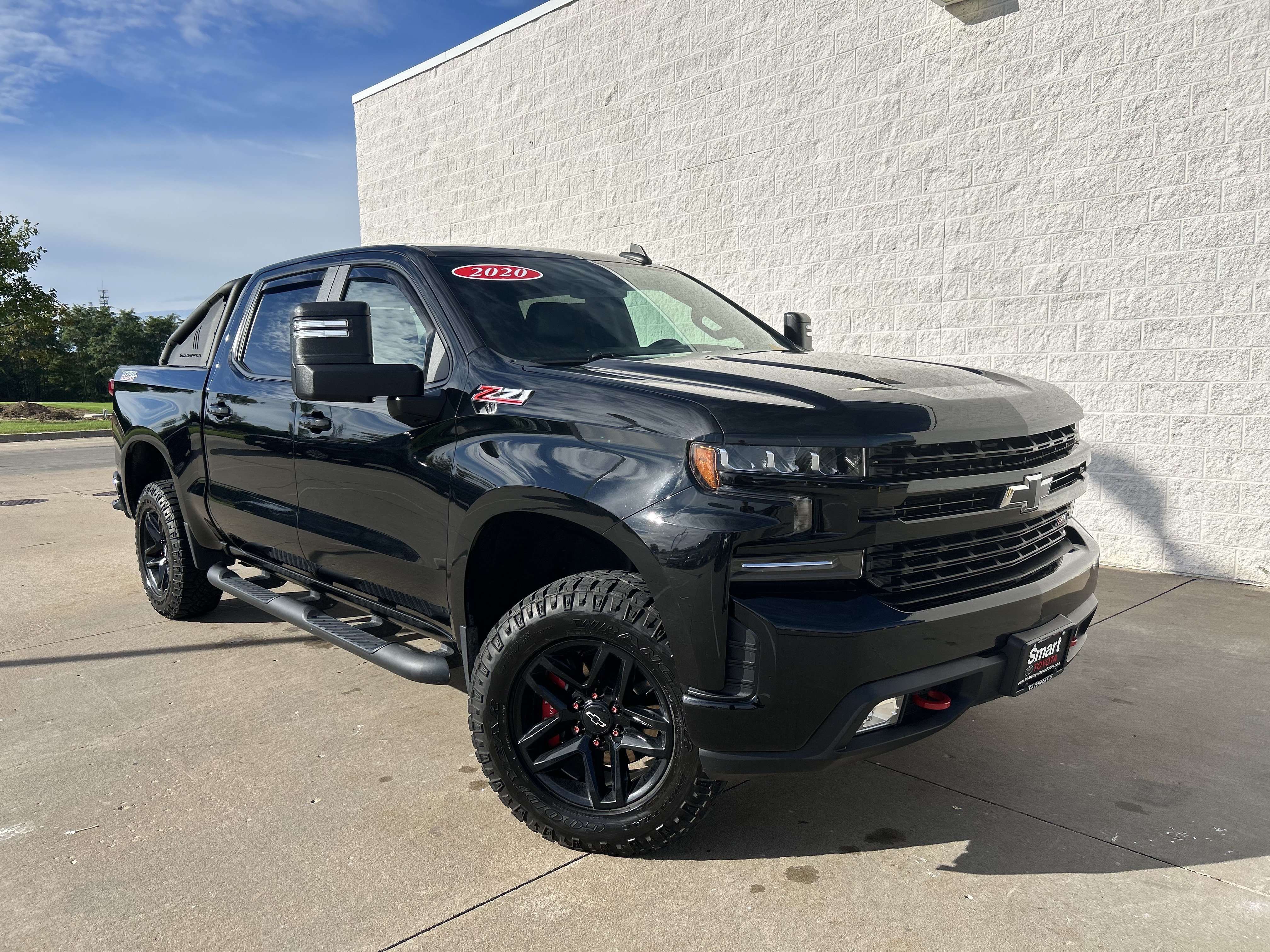 Used 2020 Chevrolet Silverado 1500 LT Trail Boss w/ Midnight Edition AWD/4WD image 6