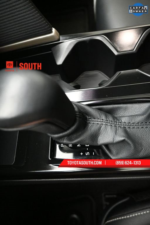 Used 2025 Toyota Camry SE w/ Convenience Package image 16