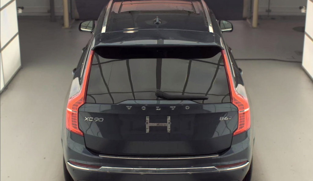 Certified 2024 Volvo XC90 B6 Plus w/ Protection Package AWD/4WD image 11