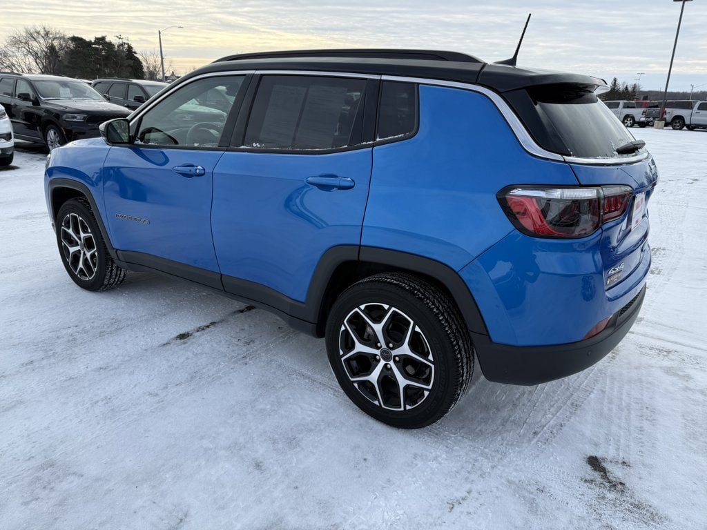 Used 2025 Jeep Compass Limited AWD/4WD image 6