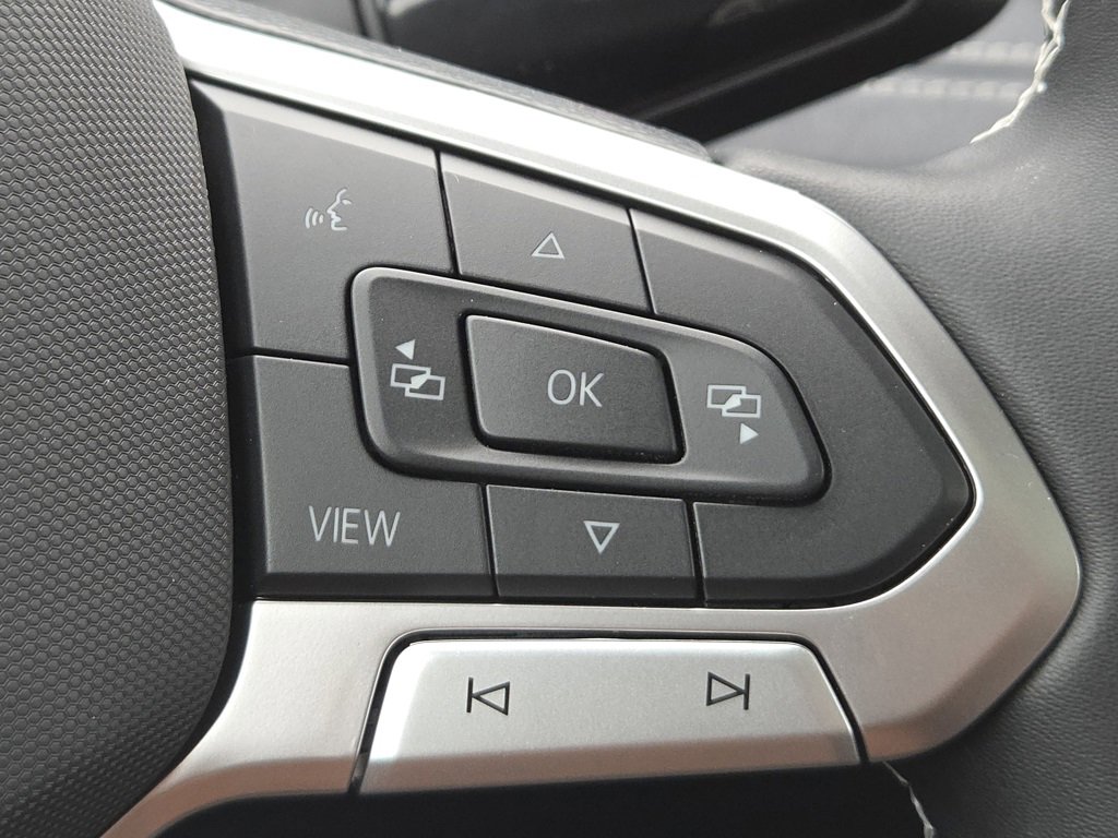 New 2026 Volkswagen Tiguan SE image 14