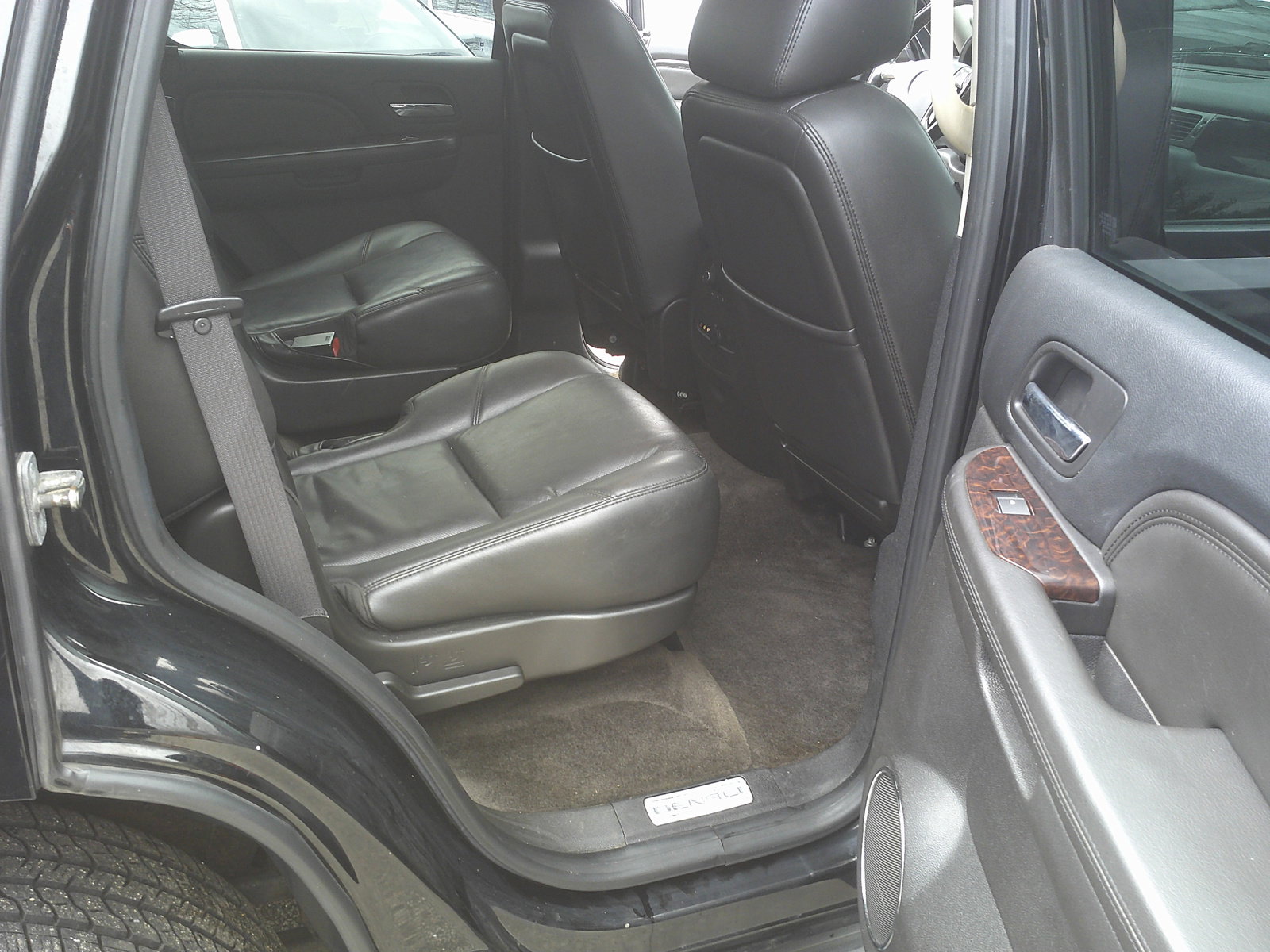 Used 2011 GMC Yukon Denali image 12