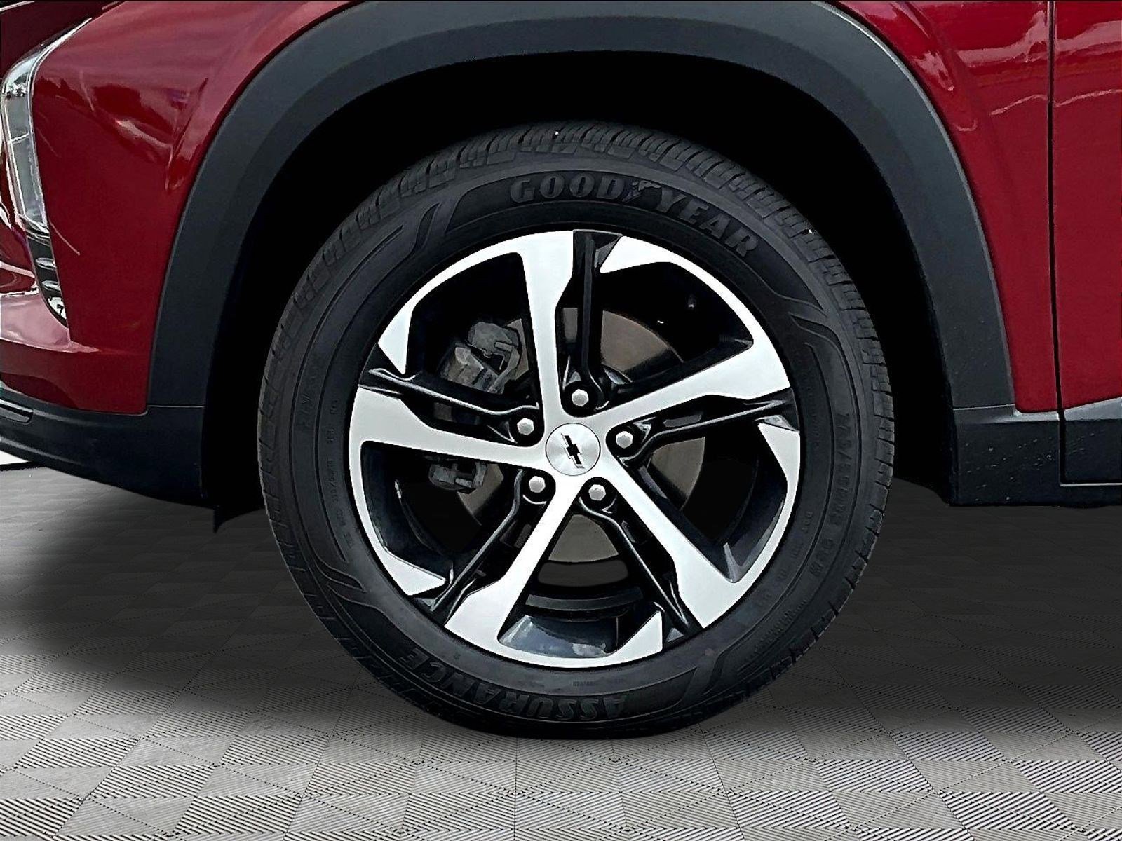 Used 2024 Chevrolet Trax RS FWD image 32