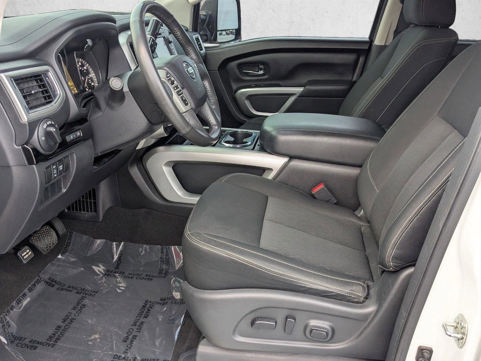 Used 2018 Nissan Titan SV w/ SV Convenience Package AWD/4WD image 15