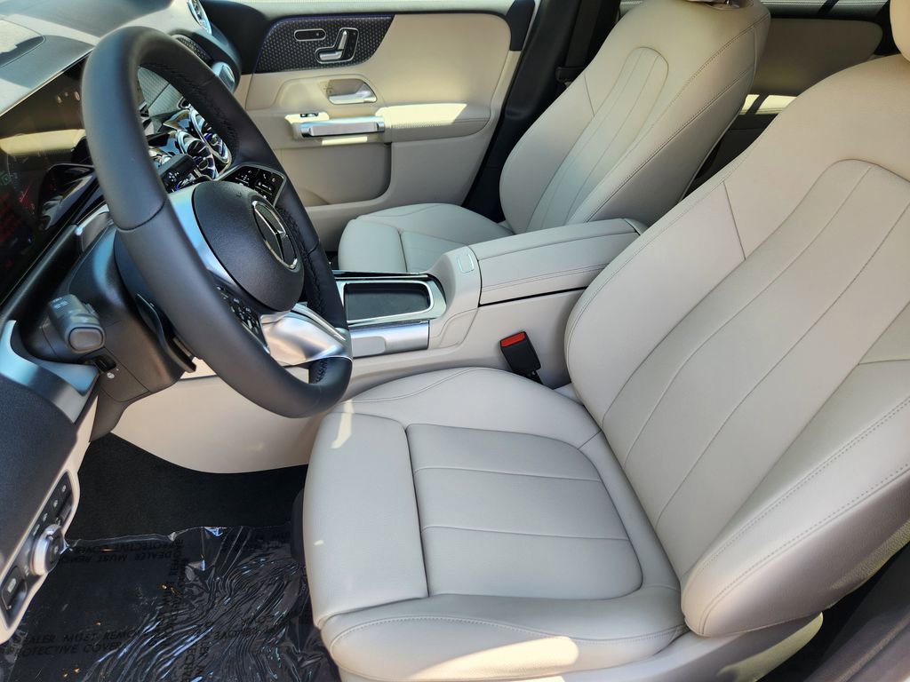 New 2025 Mercedes-Benz GLB 250 4MATIC image 12