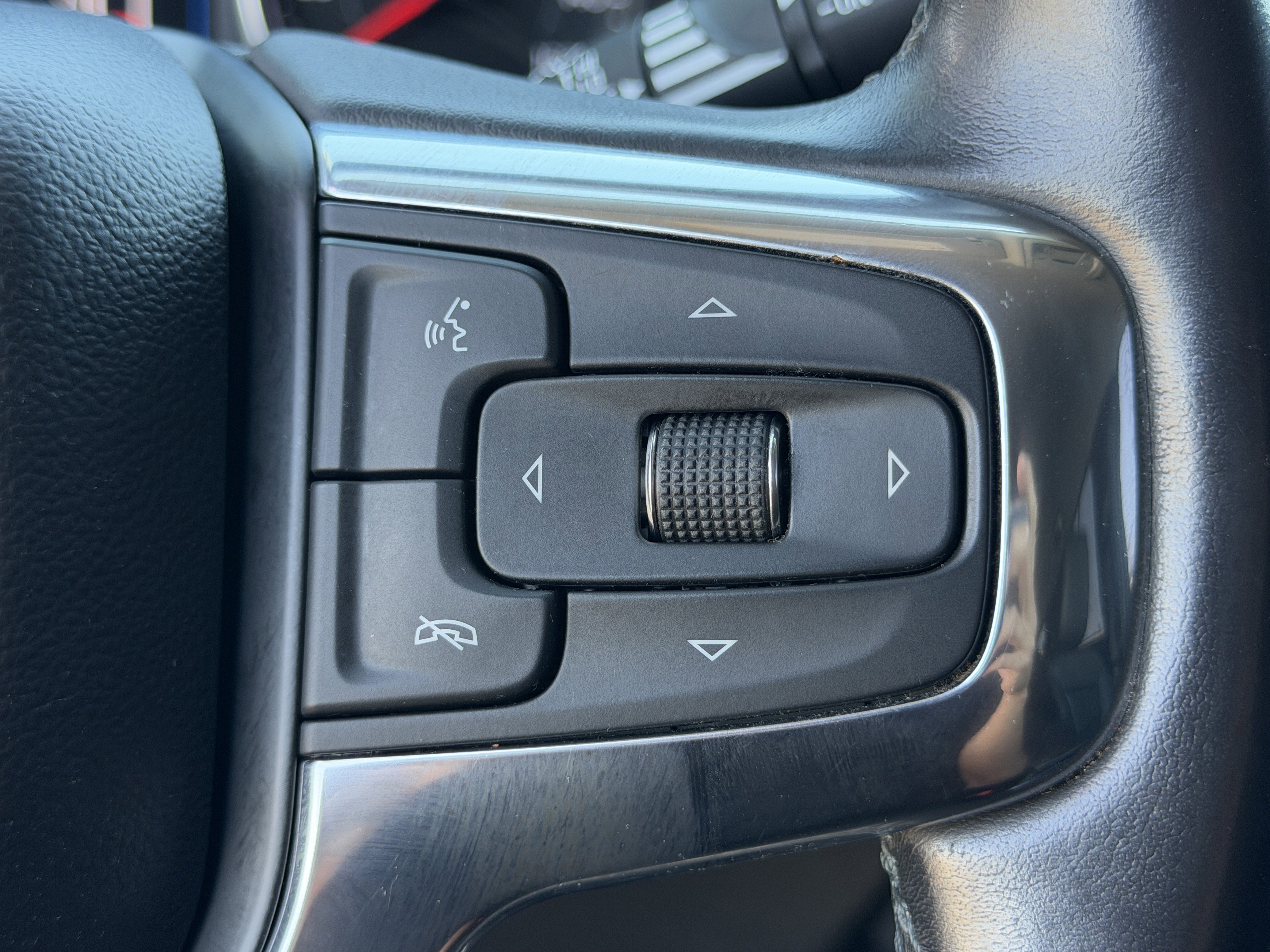 Used 2022 Chevrolet Blazer LT FWD image 20