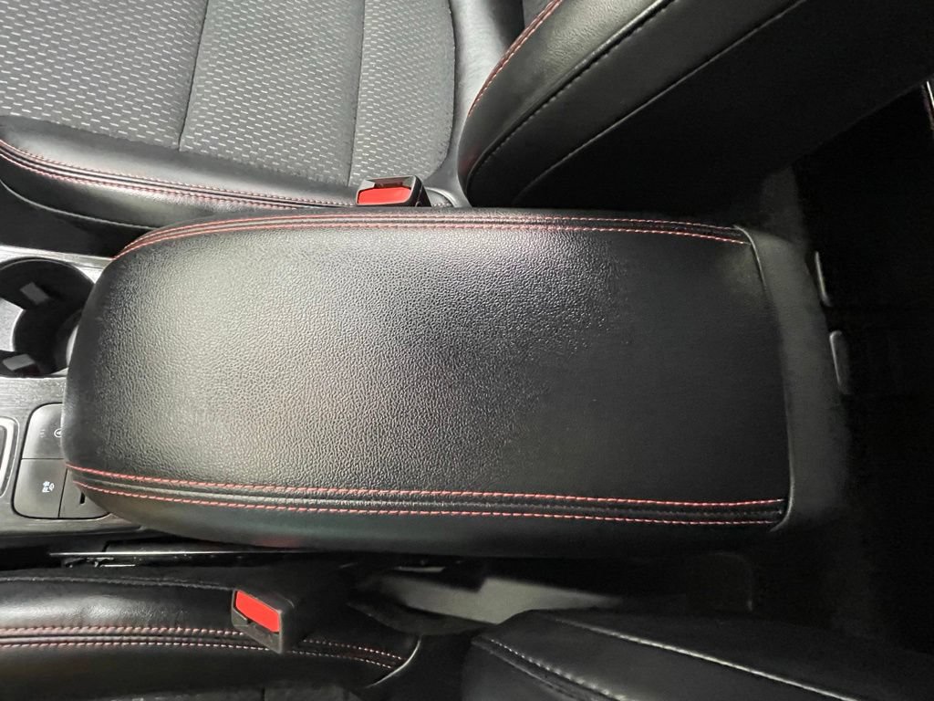 Used 2025 Ford Escape ST-Line AWD/4WD image 17