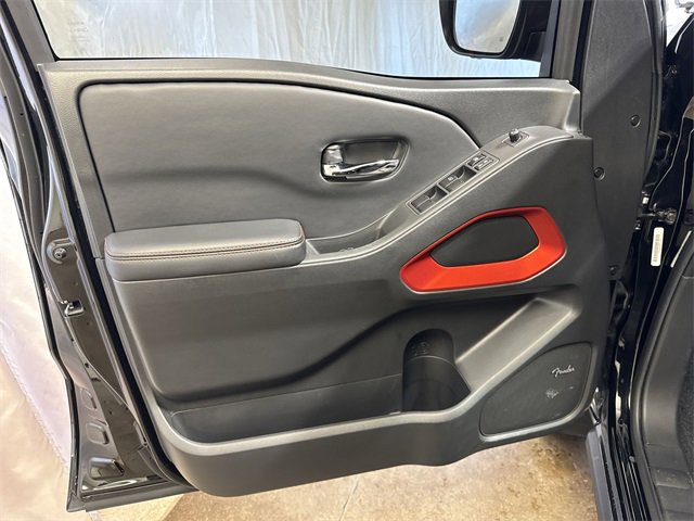 Used 2025 Nissan Frontier PRO-4X w/ Pro Convenience Package image 22