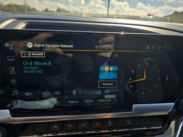 Used 2023 Chevrolet Silverado 1500 RST w/ Z71 Off-Road Package AWD/4WD image 34