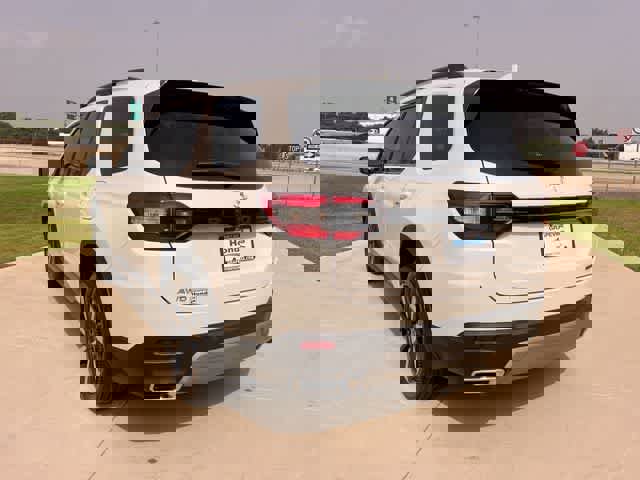 Used 2025 Honda Pilot Touring image 5