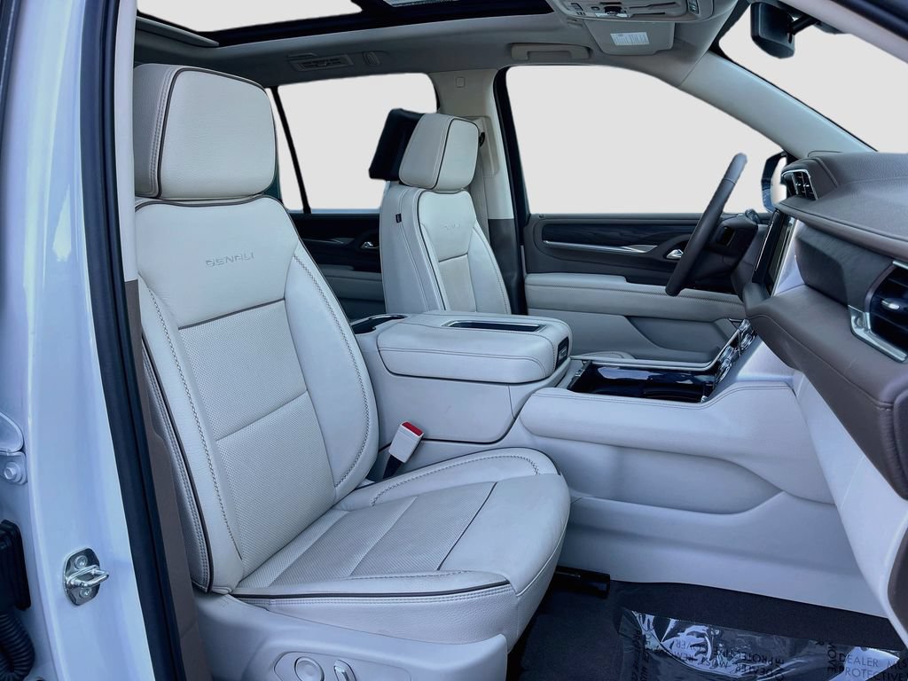 Used 2023 GMC Yukon Denali RWD image 37
